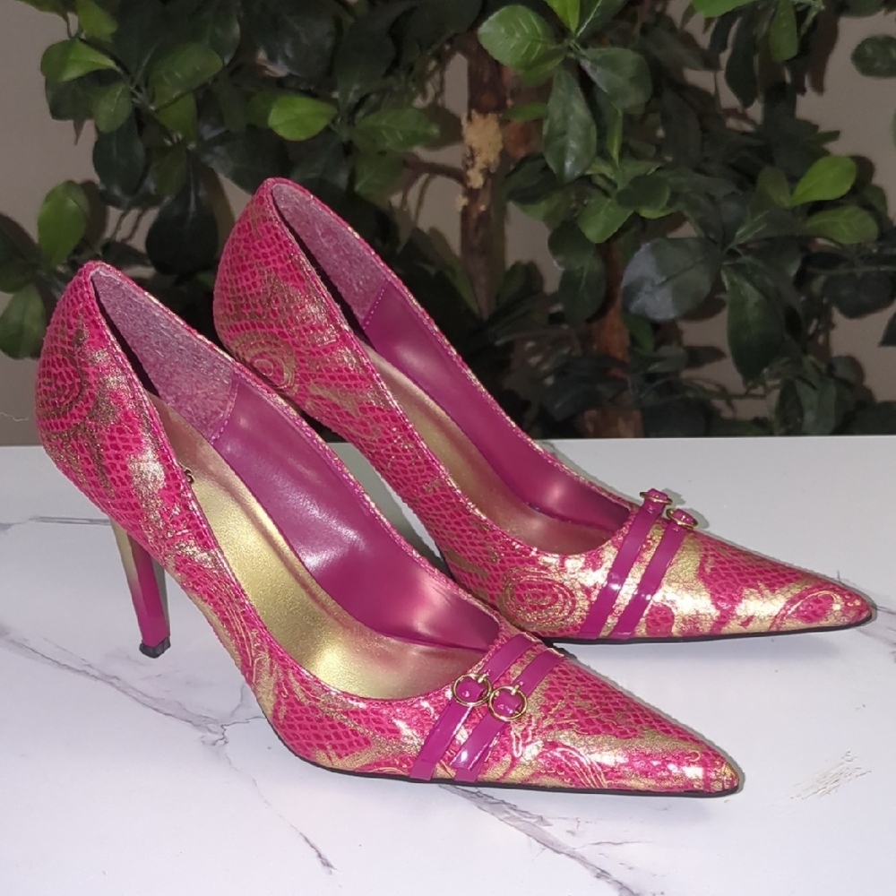 💥SALE💥Splash Pink and Gold Patterned Women's Heels - Picture 3 of 11